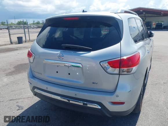 2015 Nissan Pathfinder SV с VIN 5N1AR2MN4FC698515, выставлен на аукционе IAAI как лот 42585800 с пробегом 202 005 миль миль и . История ставок и продаж доступна на DreamBid. Изображение 16.