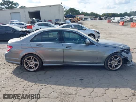 2009 Mercedes-Benz C 300 Sport с VIN WDDGF54X89F276363, выставлен на аукционе IAAI как лот 43402717 с пробегом 146 951 миль миль и . История ставок и продаж доступна на DreamBid. Изображение 13.