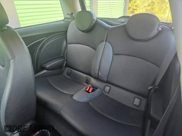 2007 MINI Hardtop с VIN WMWMF33517TU63263, выставлен на аукционе Copart как лот 85209115 с пробегом 124 207 миль миль и Чистый • Clean title. История ставок и продаж доступна на DreamBid. Изображение 6.