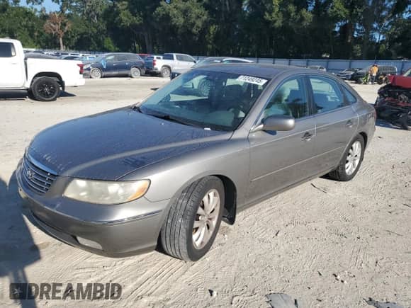 2008 Hyundai Azera GLS z VIN KMHFC46D38A319560, wystawiony jako Copart lot #71249245 z przebiegiem 201 556 mil mil oraz Szkoda całkowita • Salvage title. Historia ofert i sprzedaży dostępna na DreamBid. Obrazek 1.