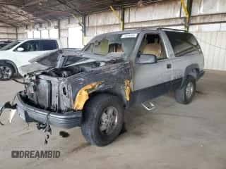 1994 Chevrolet Blazer с VIN 1GNEK18K1RJ352367, выставлен на аукционе Copart как лот 71474455 с пробегом Не указан миль и Списание • Salvage title. История ставок и продаж доступна на DreamBid. Изображение 1.