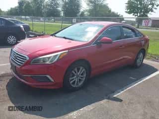 2017 Hyundai Sonata 2.4L z VIN 5NPE24AF5HH485678, wystawiony jako IAAI lot #42821941 z przebiegiem 111 675 mil mil oraz . Historia ofert i sprzedaży dostępna na DreamBid. Obrazek 2.