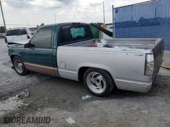 1997 Chevrolet Silverado 1500 with VIN 1GCEC14R7VZ219245, listed as a Copart auction lot 60555685 with 135,312 mi miles and Salvage title. Bid and sale history available at DreamBid. Image 2.