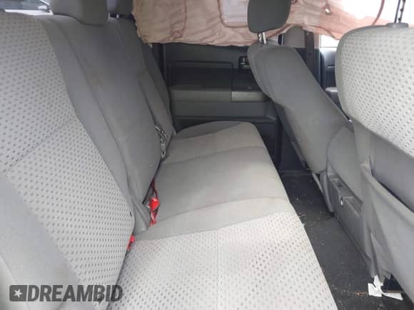 2012 Toyota Tundra z VIN 5TFRU5F17CX027958, wystawiony jako IAAI lot #42690061 z przebiegiem 228 438 mil mil oraz . Historia ofert i sprzedaży dostępna na DreamBid. Obrazek 8.