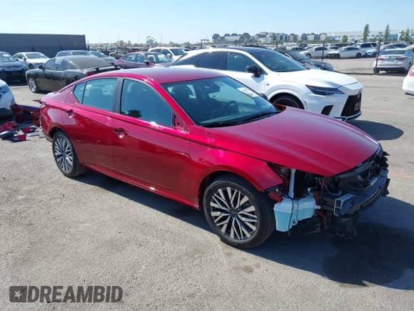 2024 Nissan Altima SV with VIN 1N4BL4DV2RN428042, listed as a IAAI auction lot 42928735 with 8,901 mi miles and . Bid and sale history available at DreamBid. Image 1.