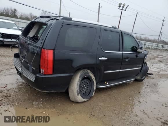 2011 Cadillac Escalade with VIN 1GYS3AEF8BR392625, listed as a Copart auction lot 42227765 with Not provided miles and Non repairable. Bid and sale history available at DreamBid. Image 3.
