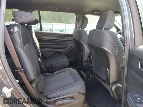 2024 Jeep Grand Cherokee Laredo X с VIN 1C4RJJAG7R8525979, выставлен на аукционе Copart как лот 73502034 с пробегом 4 480 миль миль и Списание • Salvage title. История ставок и продаж доступна на DreamBid. Изображение 11.