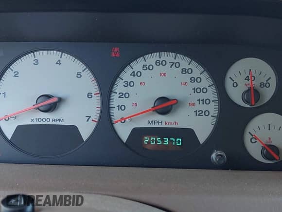 2001 Jeep Grand Cherokee Limited с VIN 1J4GX58S11C571004, выставлен на аукционе IAAI как лот 43261170 с пробегом 205 370 миль миль и . История ставок и продаж доступна на DreamBid. Изображение 7.