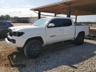 2023 Toyota Tacoma SR5 z VIN 3TYAZ5CN2PT042244, wystawiony jako Copart lot #64309685 z przebiegiem 13 363 mil mil oraz Szkoda całkowita • Salvage title. Historia ofert i sprzedaży dostępna na DreamBid. Obrazek 1.