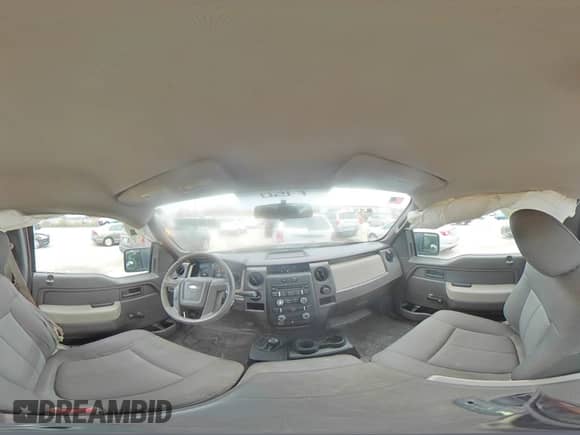 2009 Ford F-150 XL z VIN 1FTRF14W09KB90846, wystawiony jako Copart lot #82565664 z przebiegiem 197 718 mil mil oraz Czysty tytuł • Clean title. Historia ofert i sprzedaży dostępna na DreamBid. Obrazek 13.