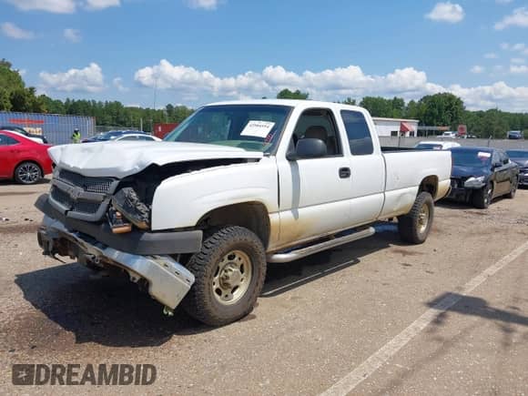 2004 Chevrolet Silverado 2500HD LS with VIN 1GCHK29234E314019, listed as a IAAI auction lot 42984554 with 317,946 mi miles and . Bid and sale history available at DreamBid. Image 2.
