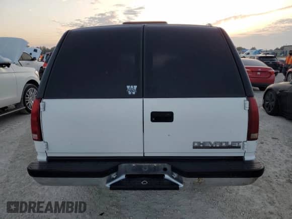 1999 Chevrolet Suburban с VIN 3GNEC16R3XG247177, выставлен на аукционе Copart как лот 75674564 с пробегом 132 546 миль миль и На запчасти • Non repairable. История ставок и продаж доступна на DreamBid. Изображение 6.