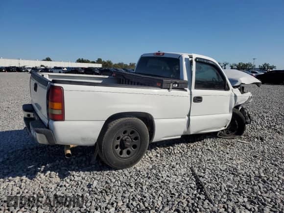 2005 GMC Sierra 1500 Work Truck z VIN 1GTEC14X25Z154738, wystawiony jako Copart lot #48049285 z przebiegiem Nie podano mil oraz Szkoda całkowita • Salvage title. Historia ofert i sprzedaży dostępna na DreamBid. Obrazek 3.