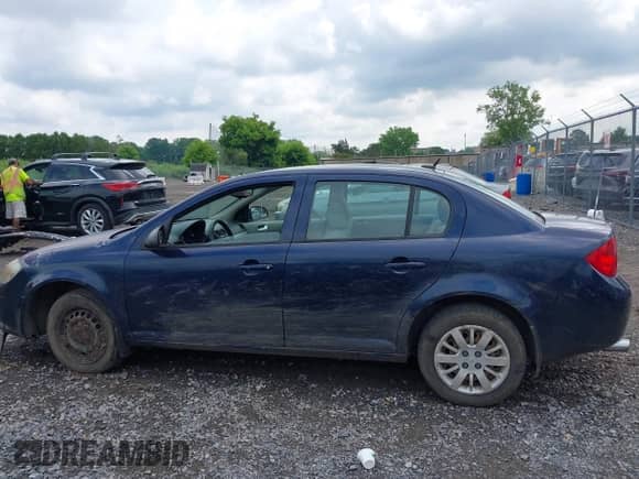 2010 Chevrolet Cobalt LS с VIN 1G1AB5F5XA7243508, выставлен на аукционе IAAI как лот 42612621 с пробегом 129 292 миль миль и . История ставок и продаж доступна на DreamBid. Изображение 14.