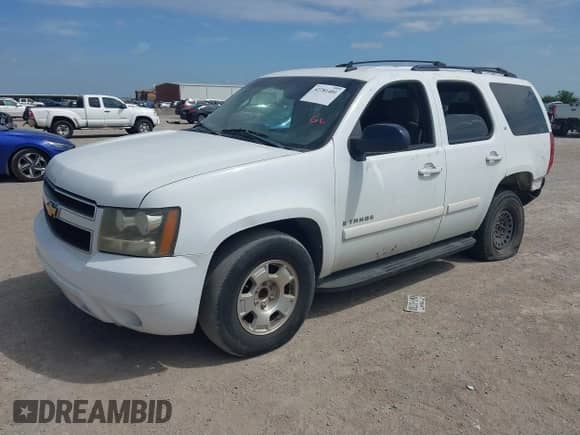 2008 Chevrolet Tahoe LTZ с VIN 1GNFC13J28R231248, выставлен на аукционе IAAI как лот 42781401 с пробегом 282 759 миль миль и . История ставок и продаж доступна на DreamBid. Изображение 2.