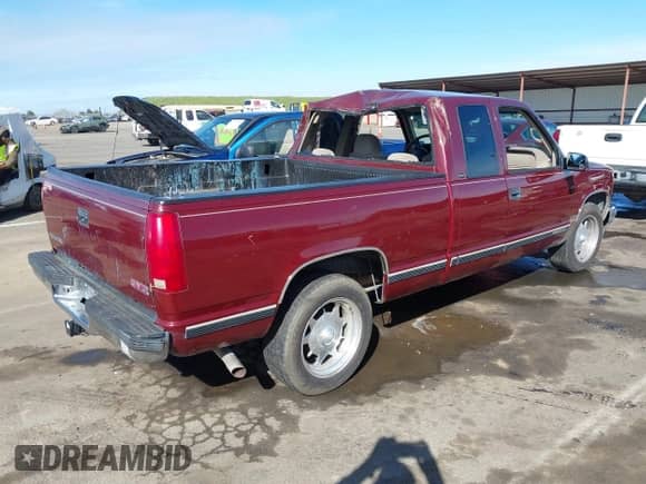 1998 GMC Sierra 1500 с VIN 1GTEC19R5WR504553, выставлен на аукционе IAAI как лот 41715440 с пробегом 230 093 миль миль и . История ставок и продаж доступна на DreamBid. Изображение 4.