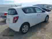 2013 Chevrolet Sonic LS с VIN 1G1JA6SH5D4179747, выставлен на аукционе IAAI как лот 43290705 с пробегом 165 425 миль миль и . История ставок и продаж доступна на DreamBid. Изображение 4.