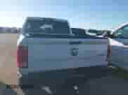 2021 Ram 1500 Express z VIN 3C6RR7KT5MG548601, wystawiony jako IAAI lot #43396348 z przebiegiem 100 084 mil mil oraz . Historia ofert i sprzedaży dostępna na DreamBid. Obrazek 16.