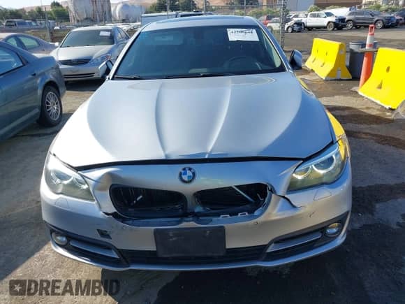 2015 BMW 5 Series 528i с VIN WBA5A5C58FD519593, выставлен на аукционе IAAI как лот 43200640 с пробегом 119 151 миль миль и . История ставок и продаж доступна на DreamBid. Изображение 6.
