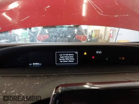 2018 Toyota Prius Plus z VIN JTDKARFP5J3077221, wystawiony jako IAAI lot #42544838 z przebiegiem 84 902 mil mil oraz . Historia ofert i sprzedaży dostępna na DreamBid. Obrazek 7.