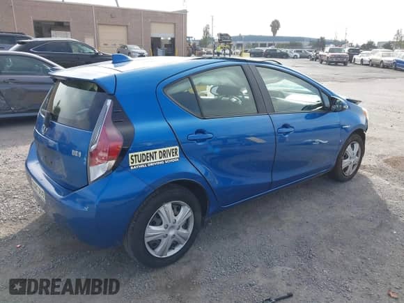 2015 Toyota Prius One z VIN JTDKDTB36F1586311, wystawiony jako IAAI lot #43055198 z przebiegiem 330 261 mil mil oraz . Historia ofert i sprzedaży dostępna na DreamBid. Obrazek 4.