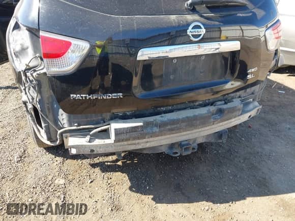 2014 Nissan Pathfinder SL with VIN 5N1AR2MM9EC729747, listed as a IAAI auction lot 42433221 with 172,685 mi miles and . Bid and sale history available at DreamBid. Image 13.