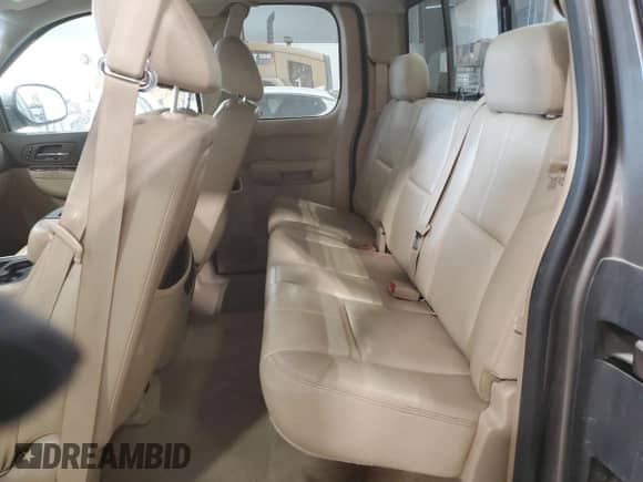 2011 Chevrolet Silverado 1500 LTZ z VIN 1GCRKTE37BZ312806, wystawiony jako Copart lot #42617685 z przebiegiem 183 134 mil mil oraz Szkoda całkowita • Salvage title. Historia ofert i sprzedaży dostępna na DreamBid. Obrazek 10.