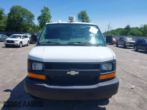 2008 Chevrolet City Express Cargo z VIN 1GNHG35K281223762, wystawiony jako IAAI lot #42411164 z przebiegiem 190 225 mil mil oraz . Historia ofert i sprzedaży dostępna na DreamBid. Obrazek 12.