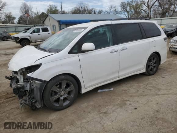 2015 Toyota Sienna SE with VIN 5TDXK3DC7FS628657, listed as a Copart auction lot 49920805 with 134,804 mi miles and Salvage title. Bid and sale history available at DreamBid. Image 1.