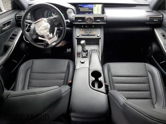 2019 Lexus IS 350 с VIN JTHBZ1D26K5034044, выставлен на аукционе Copart как лот 72055654 с пробегом 73 449 миль миль и Списание • Salvage title. История ставок и продаж доступна на DreamBid. Изображение 8.