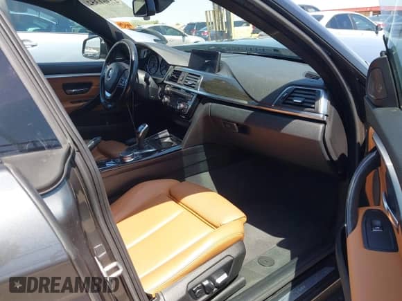 2018 BMW 4 Series 440i с VIN WBA4J5C5XJBF07996, выставлен на аукционе IAAI как лот 42361352 с пробегом 62 365 миль миль и . История ставок и продаж доступна на DreamBid. Изображение 5.