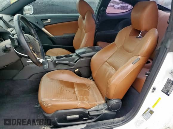 2015 Hyundai Genesis Coupe Ultimate с VIN KMHHU6KJ5FU125590, выставлен на аукционе Copart как лот 63104385 с пробегом 134 307 миль миль и Списание • Salvage title. История ставок и продаж доступна на DreamBid. Изображение 7.