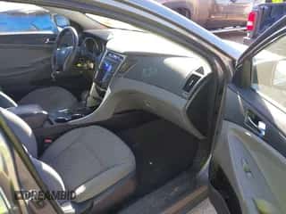 2013 Hyundai Sonata GLS с VIN 5NPEB4AC9DH807285, выставлен на аукционе IAAI как лот 43434603 с пробегом 138 364 миль миль и . История ставок и продаж доступна на DreamBid. Изображение 5.