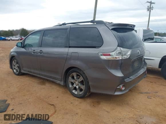2011 Toyota Sienna SE z VIN 5TDXK3DC3BS143331, wystawiony jako IAAI lot #41758043 z przebiegiem 215 490 mil mil oraz . Historia ofert i sprzedaży dostępna na DreamBid. Obrazek 3.