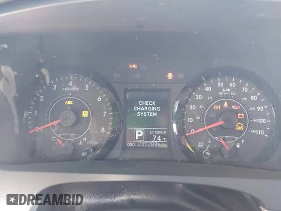 2015 Toyota Sienna L with VIN 5TDZK3DC9FS541075, listed as a IAAI auction lot 43389270 with 235,288 mi miles and . Bid and sale history available at DreamBid. Image 7.