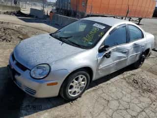 2004 Dodge Neon SXT z VIN 1B3ES56C34D551974, wystawiony jako Copart lot #46829235 z przebiegiem 212 829 mil mil oraz Szkoda całkowita • Salvage title. Historia ofert i sprzedaży dostępna na DreamBid. Obrazek 1.