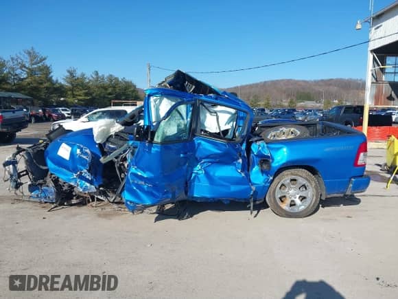 2021 Ram 1500 Big Horn z VIN 1C6SRFFTXMN803272, wystawiony jako IAAI lot #41737104 z przebiegiem 47 000 mil mil oraz . Historia ofert i sprzedaży dostępna na DreamBid. Obrazek 13.