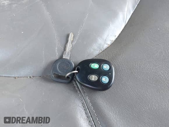 2002 GMC Sierra 1500 SLE с VIN 2GTEC19T521378421, выставлен на аукционе IAAI как лот 43137051 с пробегом Не указан миль и . История ставок и продаж доступна на DreamBid. Изображение 11.