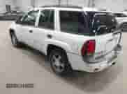 2007 Chevrolet TrailBlazer LT z VIN 1GNDT13S872291493, wystawiony jako IAAI lot #43500129 z przebiegiem 130 000 mil mil oraz . Historia ofert i sprzedaży dostępna na DreamBid. Obrazek 3.