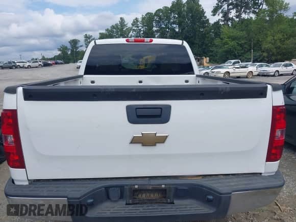 2011 Chevrolet Silverado 1500 LT z VIN 1GCRCSEA0BZ132671, wystawiony jako IAAI lot #43030753 z przebiegiem 107 371 mil mil oraz . Historia ofert i sprzedaży dostępna na DreamBid. Obrazek 16.