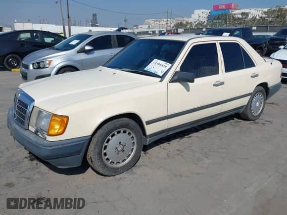 1987 Mercedes-Benz 300 с VIN WDBEB33D6HA436596, выставлен на аукционе IAAI как лот 43395838 с пробегом 258 567 миль миль и . История ставок и продаж доступна на DreamBid. Изображение 2.