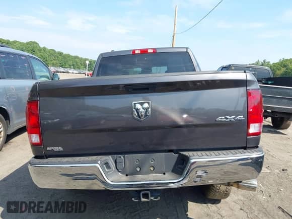 2019 Ram 1500 Express z VIN 1C6RR7KTXKS599047, wystawiony jako IAAI lot #42823461 z przebiegiem 76 745 mil mil oraz . Historia ofert i sprzedaży dostępna na DreamBid. Obrazek 16.