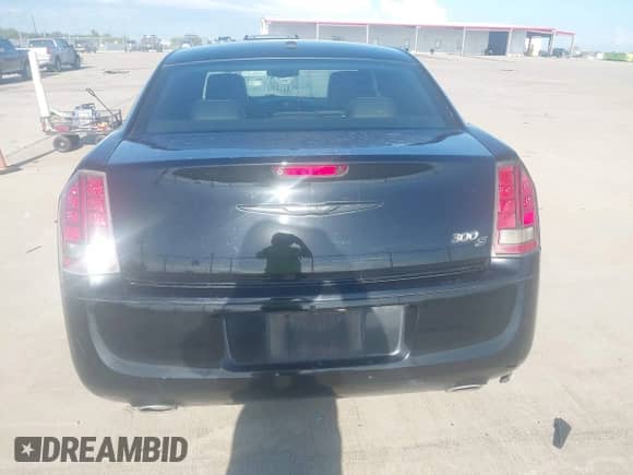 2014 Chrysler 300 S с VIN 2C3CCABG4EH361274, выставлен на аукционе IAAI как лот 43294665 с пробегом 137 268 миль миль и . История ставок и продаж доступна на DreamBid. Изображение 16.
