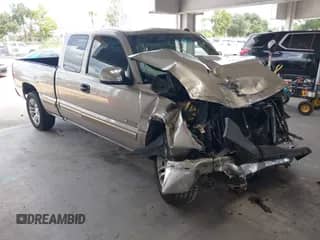 2002 Chevrolet Silverado 1500 LS with VIN 2GCEC19T221427915, listed as a IAAI auction lot 43143055 with Not provided miles and . Bid and sale history available at DreamBid. Image 1.
