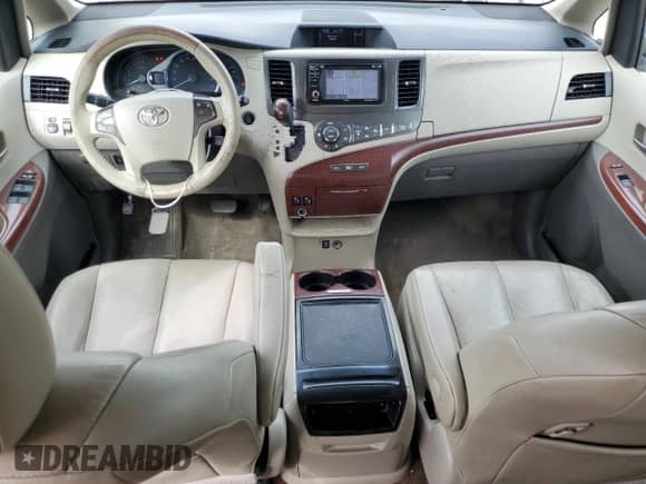 2014 Toyota Sienna XLE with VIN 5TDYK3DC8ES498567, listed as a Copart auction lot 81624795 with 187,288 mi miles and Salvage title. Bid and sale history available at DreamBid. Image 8.