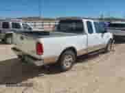 2000 Ford F-150 XL с VIN 1FTRX17W0YNB62938, выставлен на аукционе IAAI как лот 43574795 с пробегом Не указан миль и . История ставок и продаж доступна на DreamBid. Изображение 4.