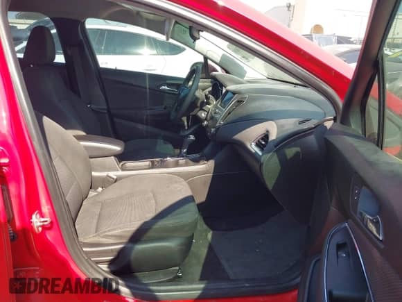 2019 Chevrolet Cruze LS с VIN 1G1BC5SM8K7139650, выставлен на аукционе IAAI как лот 43301079 с пробегом 133 190 миль миль и . История ставок и продаж доступна на DreamBid. Изображение 5.