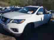 2019 Nissan Pathfinder SV z VIN 5N1DR2MN2KC642886, wystawiony jako IAAI lot #41735504 z przebiegiem 152 711 mil mil oraz . Historia ofert i sprzedaży dostępna na DreamBid. Obrazek 2.