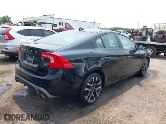 2018 Volvo S60 Dynamic с VIN YV126MFL4J2458009, выставлен на аукционе IAAI как лот 42396373 с пробегом 175 270 миль миль и . История ставок и продаж доступна на DreamBid. Изображение 4.