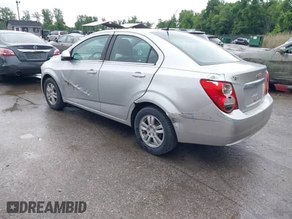 2014 Chevrolet Sonic LT с VIN 1G1JD5SHXE4207495, выставлен на аукционе IAAI как лот 42313153 с пробегом 110 015 миль миль и . История ставок и продаж доступна на DreamBid. Изображение 3.